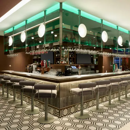 Courtyard Montreal Laval