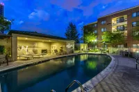 Courtyard Dallas DFW Airport South/Irving - Airport Shuttle