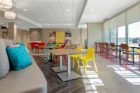 Home2 Suites by Hilton Savannah I95 North - parking