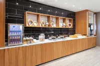 SpringHill Suites Beaufort - breakfast