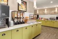 Country Inn & Suites by Radisson, Duluth North, MN - breakfast