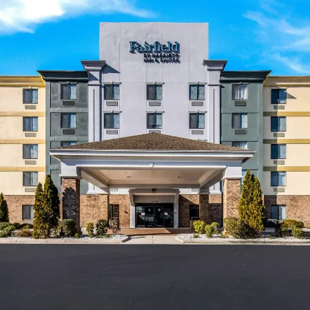 Fairfield Inn & Suites Greensboro Coliseum Area