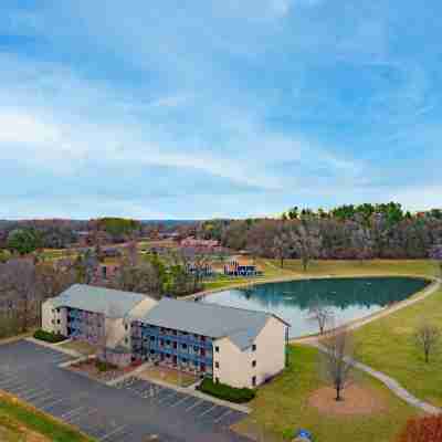 Club Wyndham Tamarack Hotel Exterior
