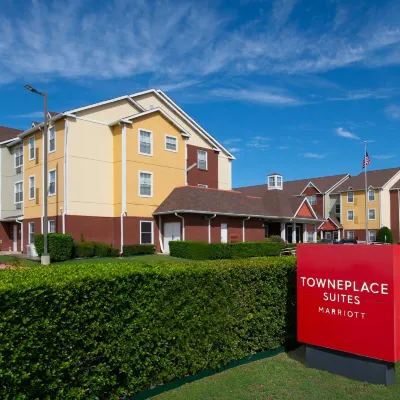 TownePlace Suites Fort Worth Southwest/Tcu Area Отели рядом с достопримечательностью «Хален Молл»