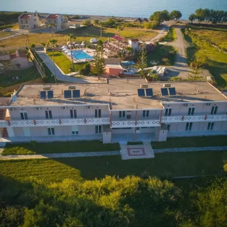 Odos Oneiron Tavronitis Bay