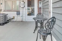 Crandon Studio: Minutes to Lake & Raceway - Homestays