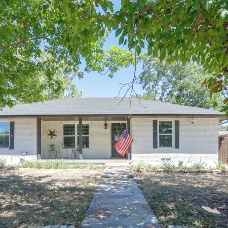 Recently Remodeled Dtwn Frisco Home w/ Yard!