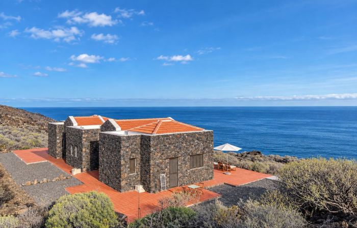 GuestReady - Beachfront Bungalow Sunsets