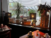 Cit'Hôtel le Louvre Orange - 주차장