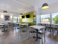 Super 8 by Wyndham Winnipeg West Hotels near Assiniboia Downs