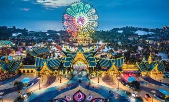 Hongdu Hotel (Kunming South High-speed Railway Station University Town)