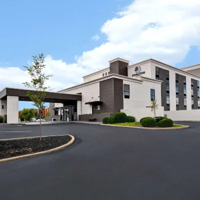 DoubleTree by Hilton St. Louis Airport Hotels near Donald Danforth Plant Science Center