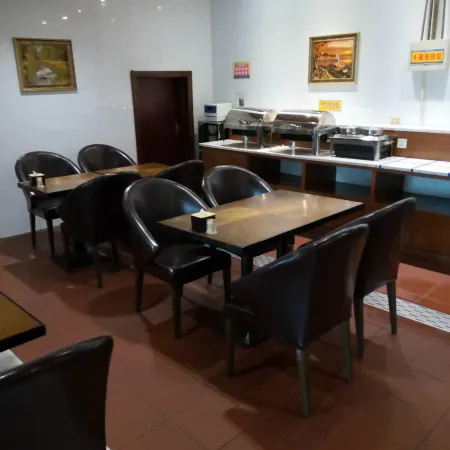 Aiju chain hotel (Gaizhou Qinghe street)
