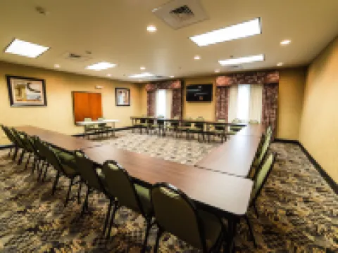 Holiday Inn Express & Suites ROCKINGHAM by IHG Hotels in Rockingham