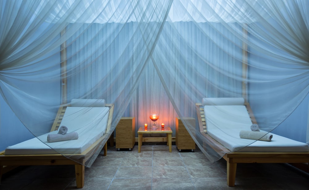Wellborn Luxury Hotel
