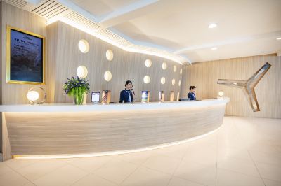 フロントデスク エーワン ザ ロイヤル クルーズ ホテル パタヤの写真