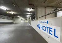 Hotel Zurigo Downtown - parkir