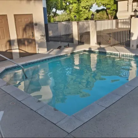 Burbank Inn and Suites