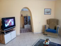 Three Bedroom House with Garden Only 10 km from Veliko Tarnovo فنادق في Natsovtsi