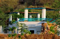 Trees N Tigers Luxury Wildlife Lodge Hotels in Алвар