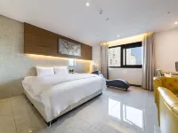 Guwol Hotel Hotels near Seonhak Station