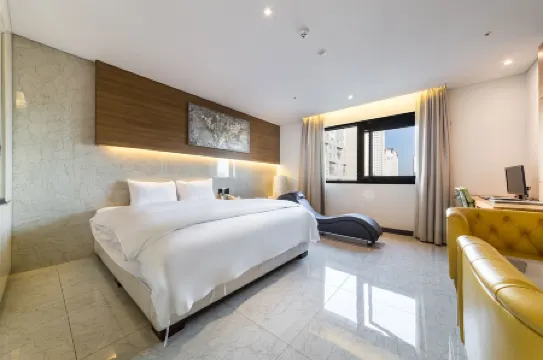 グウォル ホテル