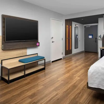 Tru by Hilton Nashville Downtown Convention Center Hotels near Johnny Cash Museum