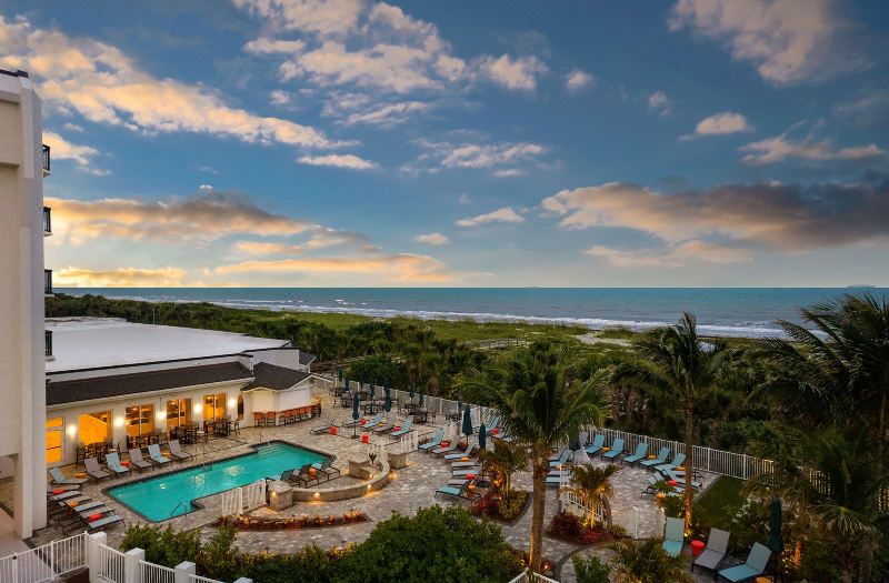 Hilton Garden Inn Cocoa Beach Oceanfront photo 2