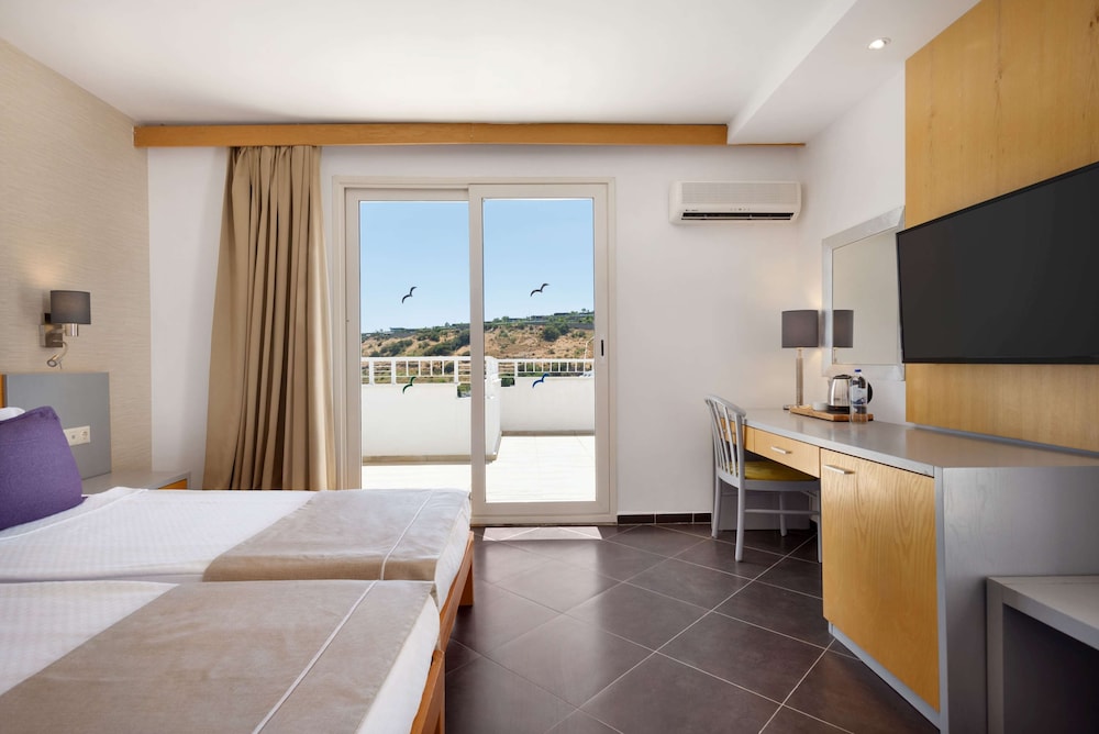 Mavi Kumsal Hotel (La Quinta by Wyndham Bodrum)