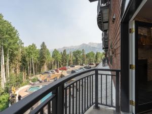 Bear Creek Lodge 207a by Alpine Lodging Telluride