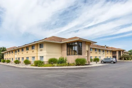 Comfort Inn Okemos - East Lansing Отели в г. Ингам Каунти