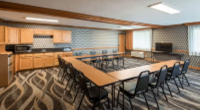 Best Western Plus North Canton Inn  Suites