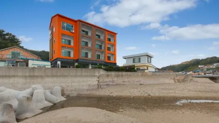 Yeongdeok Gaemitongkku Pension Отели в г. Йондок