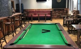 The Six Bells Hotel - Housity