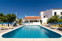 Charming 3Br Villa with Pool in Armação de Pêra