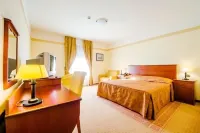 Hotel Laguna Hotels in Vir