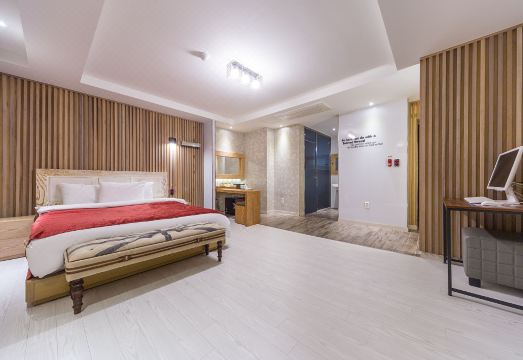 4. 동대구역 스테이..