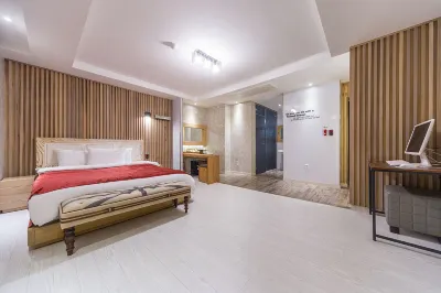 Daegu Sincheon Play & Stay Hotel Hotels near Dongdaegu Express Bus Terminal