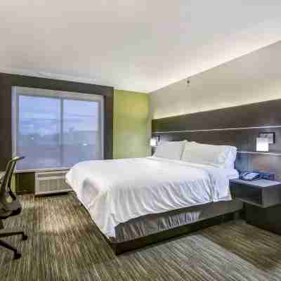 Holiday Inn Express & Suites LONGVIEW NORTH by IHG Rooms