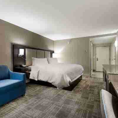 Hampton Inn & Suites Chapel Hill/Durham Rooms