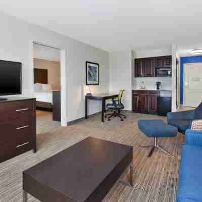 Holiday Inn Express & Suites EFFINGHAM by IHG Rooms