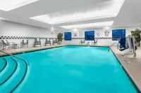 Holiday Inn & Suites Raleigh-Cary (I-40 @Walnut St) Hotels in Cary