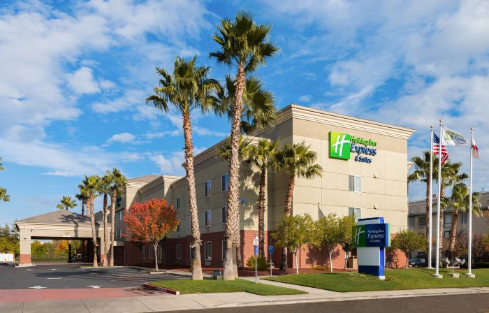 Holiday Inn Express & Suites VACAVILLE by IHG