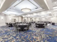 DoubleTree by Hilton Memphis Hotels near Levitt Shell