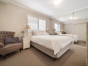 Walk to Coogee Beach Apartment Retreat