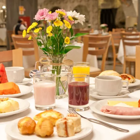 Summit Hotel Monaco
