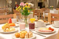 Summit Hotel Monaco - Bữa sáng