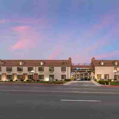 Best Western Country Inn Hotel Exterior