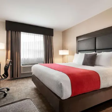 Days Inn by Wyndham 100 Mile House