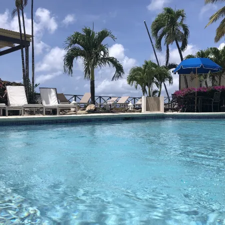 Tropical Sunset Beach Apartment Hotel